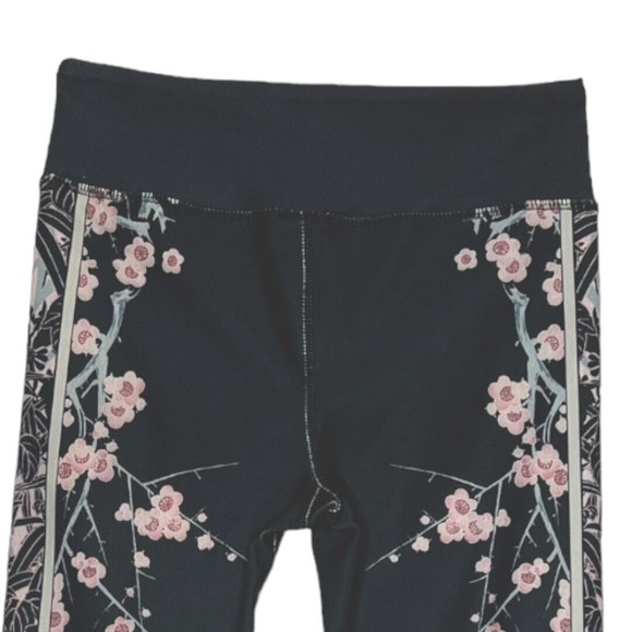 Evolution and Creation Women's Cropped Leggings Dark Gray Pink Floral Size M - Picture 4 of 6